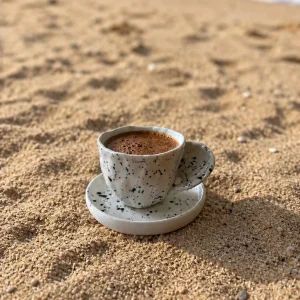 El Yapımı Deniz Kabuğu Kulplu Seramik Türk Kahvesi Fincanı